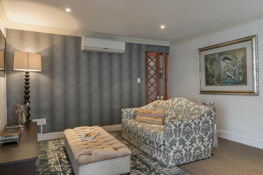 Commercial Property for Sale in Uitzicht Western Cape